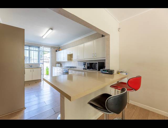 3 BEDROOM TOWNHOUSE FOR SALE IN BRYANSTON